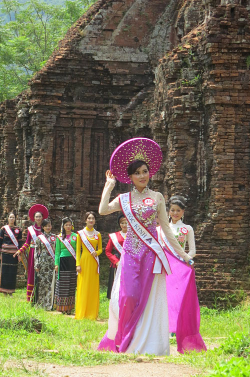 Hoa hậu các dân tộc Việt Nam quảng bá di sản thế giới 16