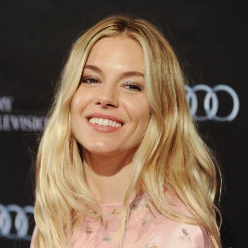  Sienna Miller 