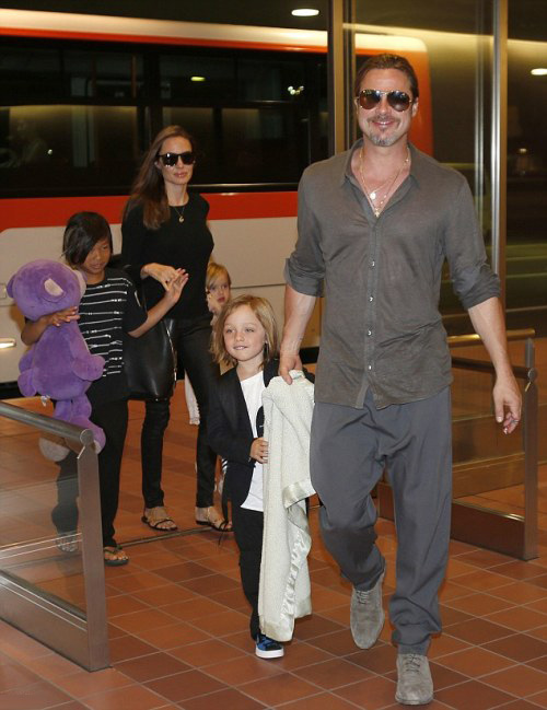 Gia đình Pitt-Jolie đến Nhật để quảng bá bộ phim Chiến tranh thế giới Z của Brad 4
