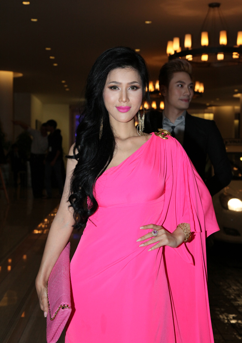 Angela Phương Trinh lái xế hộp 2 tỉ mới tậu dự sự kiện 1