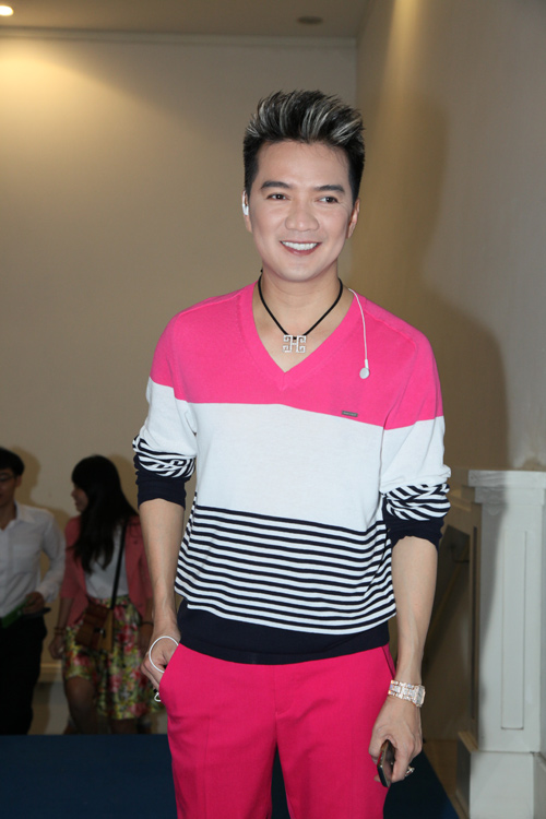 Angela Phương Trinh lái xế hộp 2 tỉ mới tậu dự sự kiện 1