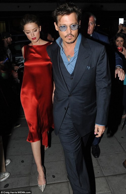 Johnny Depp không cô độc ra mắt phim ‘Kỵ sĩ cô độc’ 1