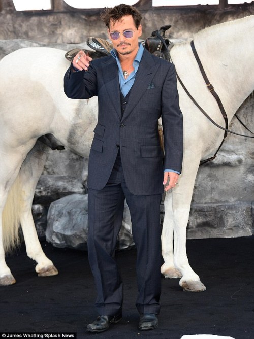 Johnny Depp không cô độc ra mắt phim ‘Kỵ sĩ cô độc’ 10