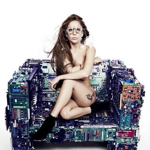 Gaga “tung” bức ảnh khỏa thân hoàn toàn để quảng bá cho album sắp phát hành