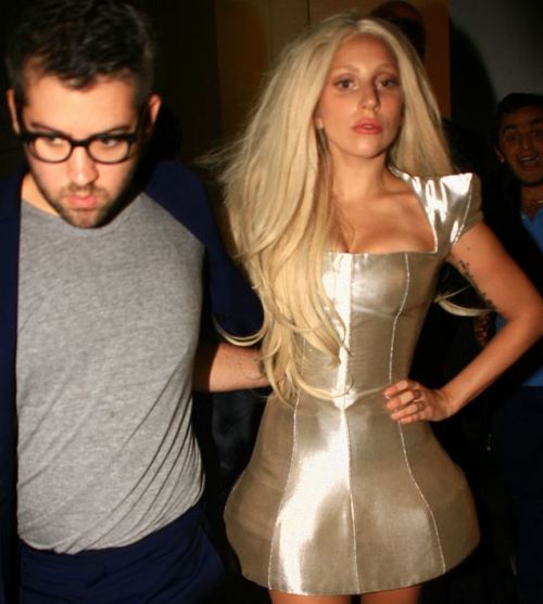 Lady Gaga bị stylist bỏ rơi 2