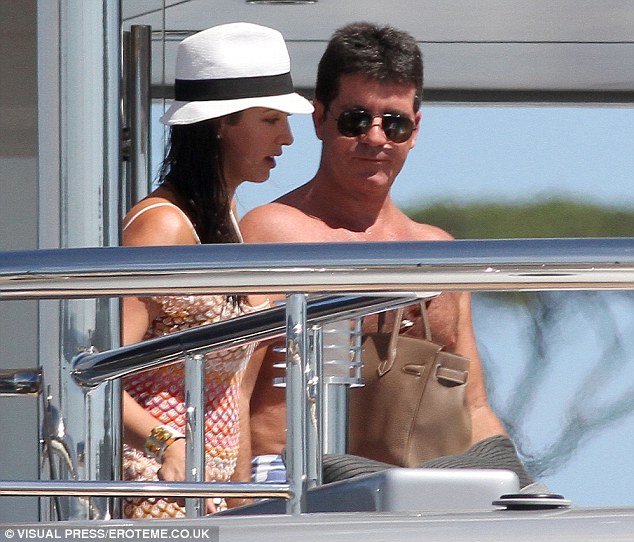 Simon Cowell ‘dậy sóng’ với scandal tình ái cùng vợ bạn 5