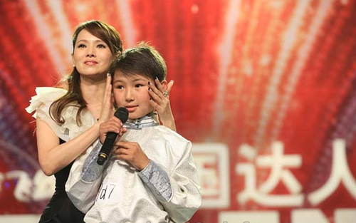 Cậu bé Uudam trên sân khấu Got Talent Trung Quốc 2011 