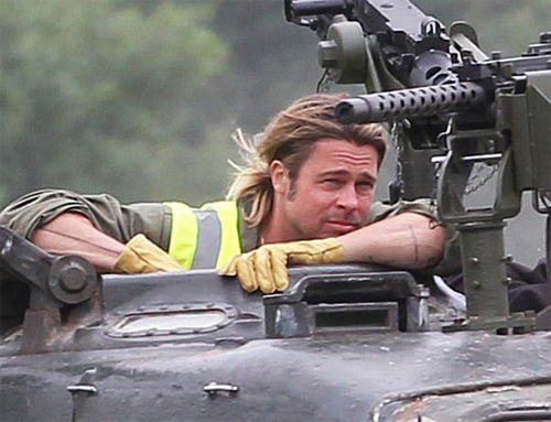 Brad Pitt tập trung cao độ cho các cảnh quay với xe tăng
