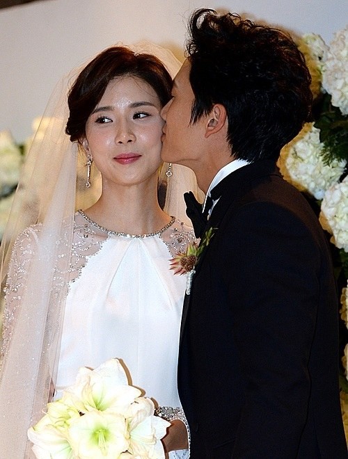 Lãng mạn đám cưới của Lee Bo Young và Ji Sung 7