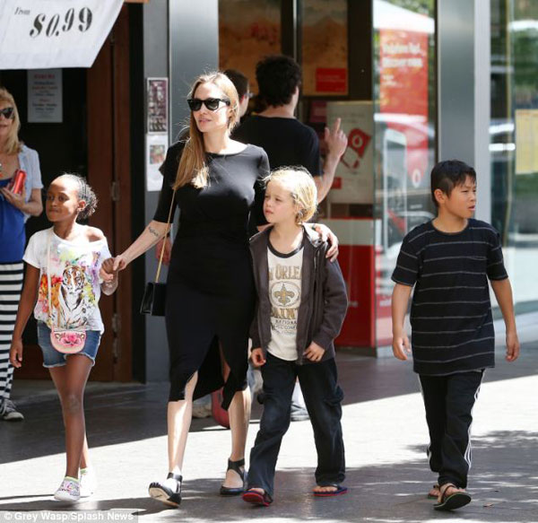 Tiết lộ trang sức hơn 5 tỉ đồng Brad Pitt tặng Angelina Jolie 12