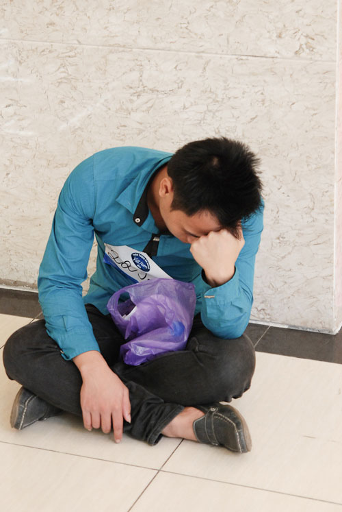Thí sinh Vietnam Idol 2013 thi nhau ngủ gật trên sàn nhà 2