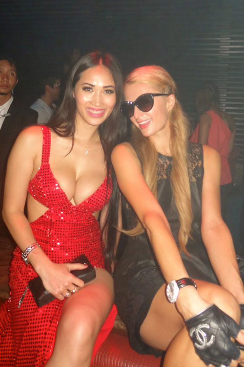 ‘Bom sex’ gốc Việt Angie Vũ Hà thân mật bên Paris Hilton 2