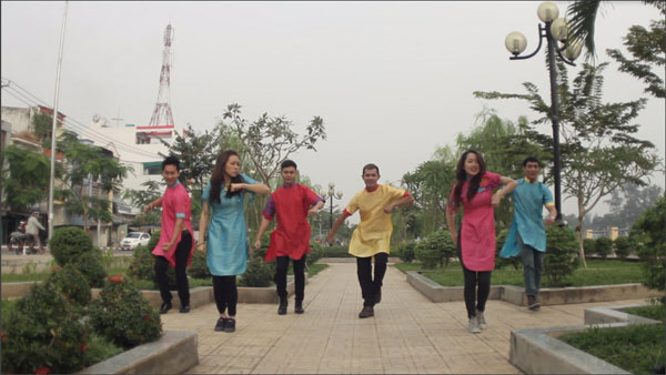 Thánh chế Hồ Minh Tài bật mí về clip ‘Tết xa nhà’ 1