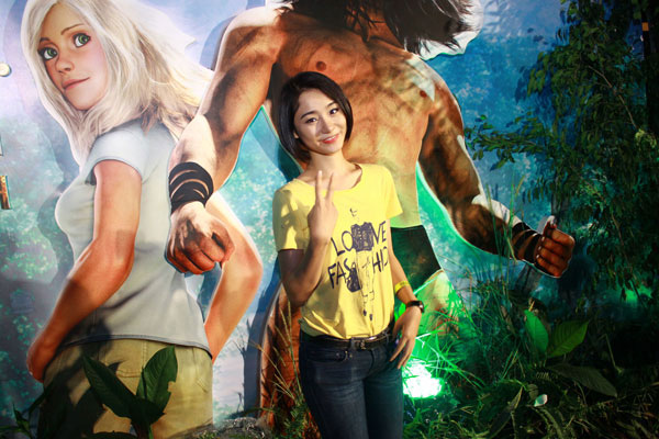 Phi Thanh Vân ‘khoe’ vòng 1 đi xem Tarzan 13