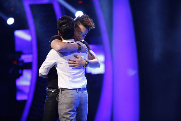 ‘Hoàng tử ballad’ sớm dừng chân tại Vietnam Idol 4