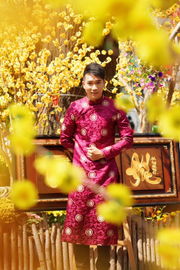 Diệu Huyền - Phạm Thành Vũ lần đầu tiên mặc áo dài dạo phố xuân 4