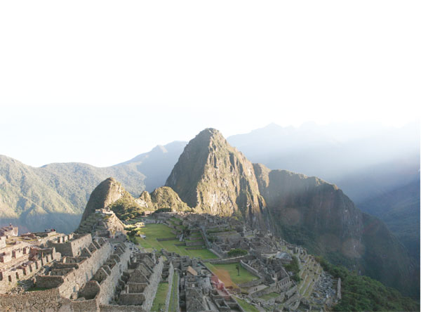 Ngắm bình minh trên kỳ quan Machu Picchu