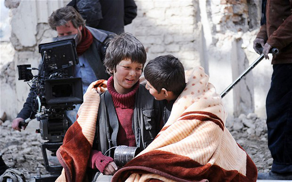 Diễn viên nhí Afghanistan được quyên tiền đi dự Oscar 2013 1