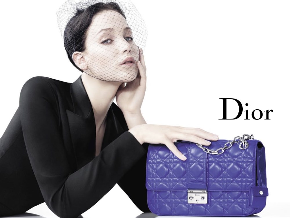 Jennifer Lawrence gia hạn hợp đồng 15 triệu USD với Dior 2