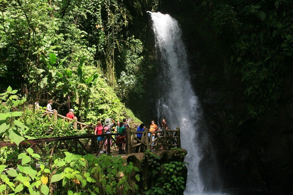  Khám phá những khu vườn đẹp nhất thế giới - Khu vườn La Paz, Alajuela, Costa Rica