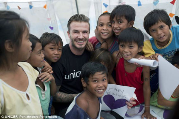 David Beckham sang Philippines thăm nạn nhân siêu bão Hải Yến 1