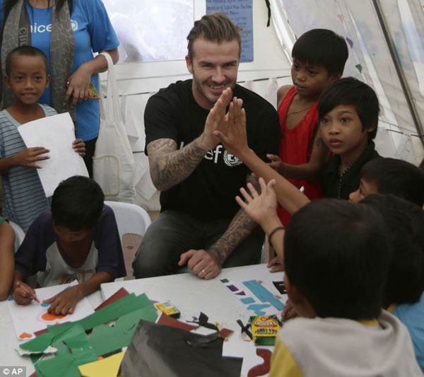 David Beckham sang Philippines thăm nạn nhân siêu bão Hải Yến 4