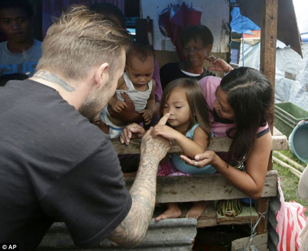 David Beckham sang Philippines thăm nạn nhân siêu bão Hải Yến 7