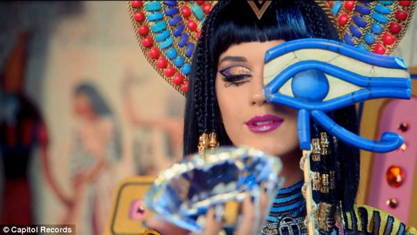 MV 32 triệu lượt xem của Katy Perry bị chỉ trích  4