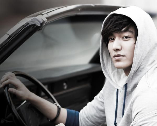 Phụ nữ Thái thích hôn Lee Min Ho nhất trong Valentine 9