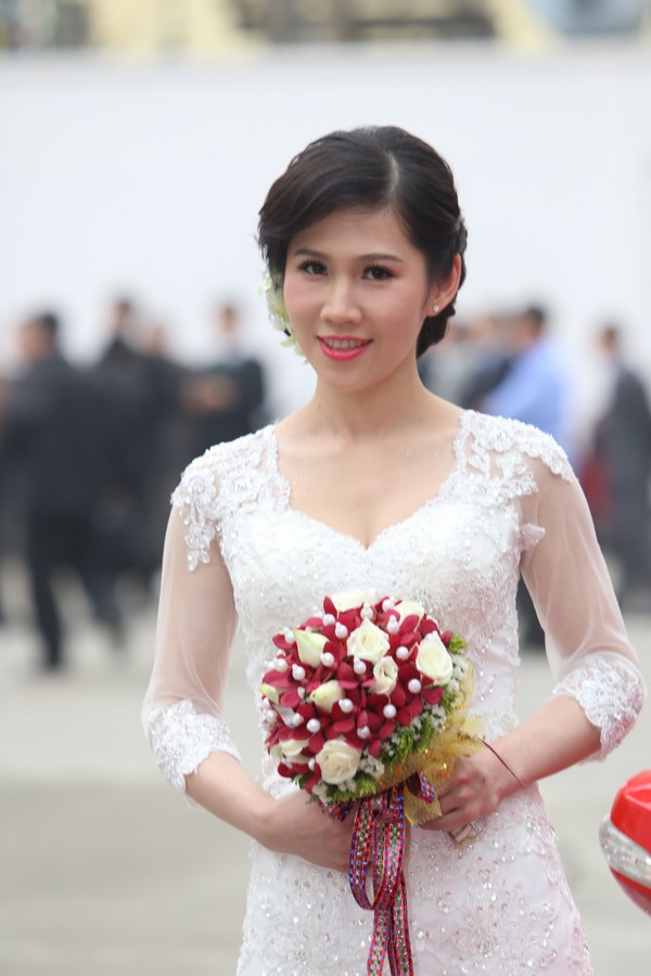 Cô dâu Lan Phương xinh đẹp rạng ngời trong ngày trọng đại của mình