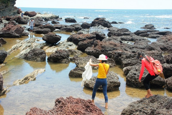 ‘Kỳ quan’ của sóng biển và đá núi 16