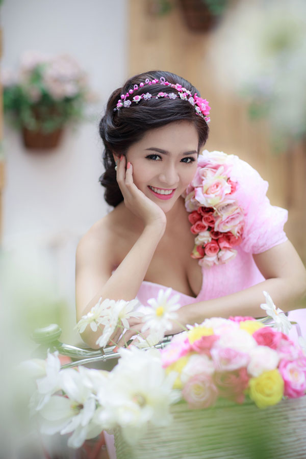 Nguyễn Thúy Nga ngọt ngào trong bộ ảnh cô dâu1