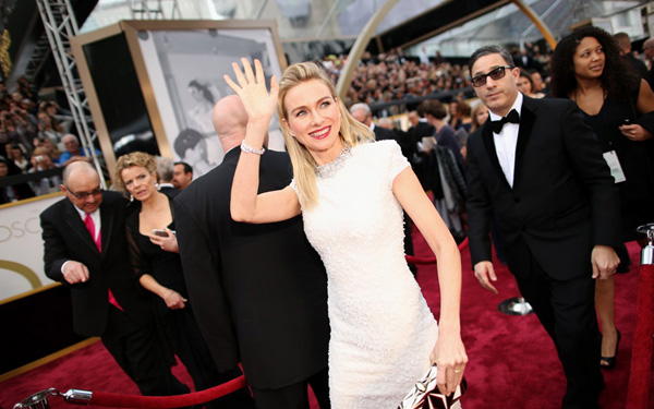 Trực tuyến: Lễ trao giải Oscar 2014: Jennifer Lawrence lại té ngã 6b