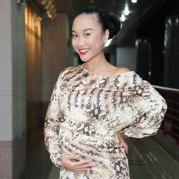 Đoan Trang đã chính thức lên chức mẹ đúng ngày Cá tháng tư