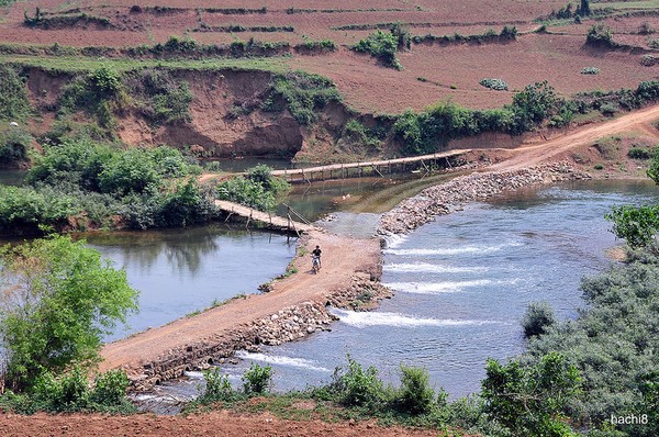 Độc hành Xuyên Việt trong 18 ngày – Kỳ 2 : Dọc đường Trường Sơn 8