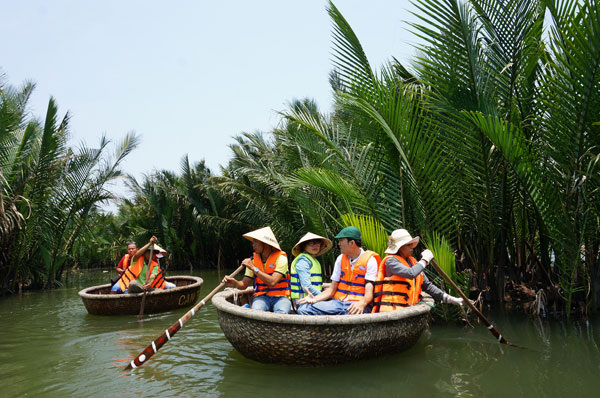 “Giải nhiệt” ở rừng dừa nước Bảy Mẫu 11