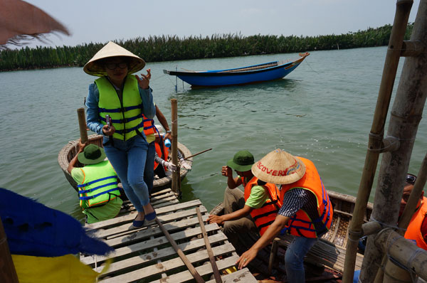 “Giải nhiệt” ở rừng dừa nước Bảy Mẫu 14