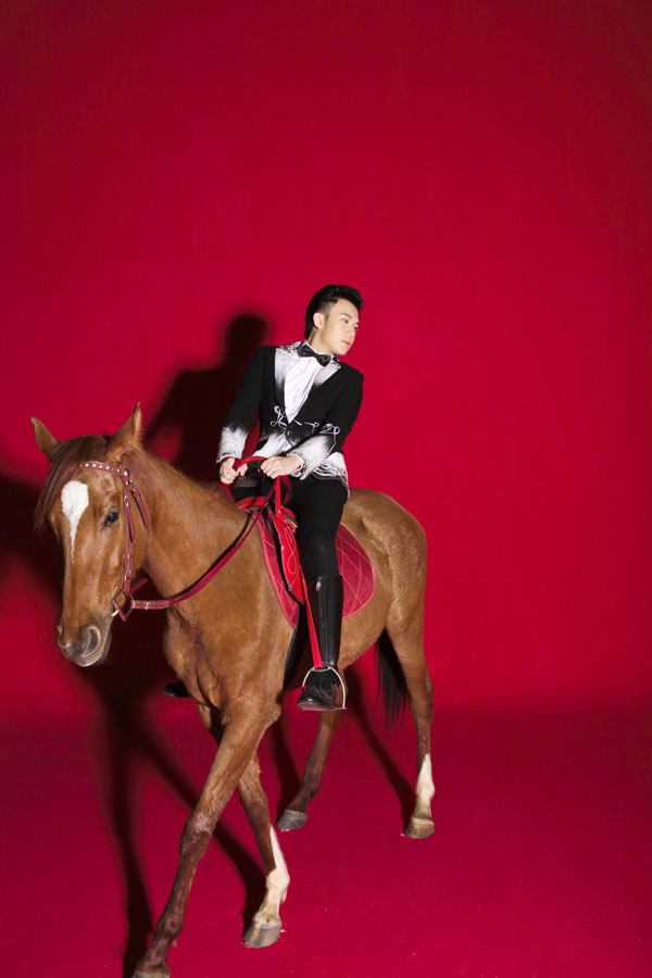 Dương Triệu Vũ h&oacute;a giải tin đồn bất h&ograve;a với Văn Mai Hương 4