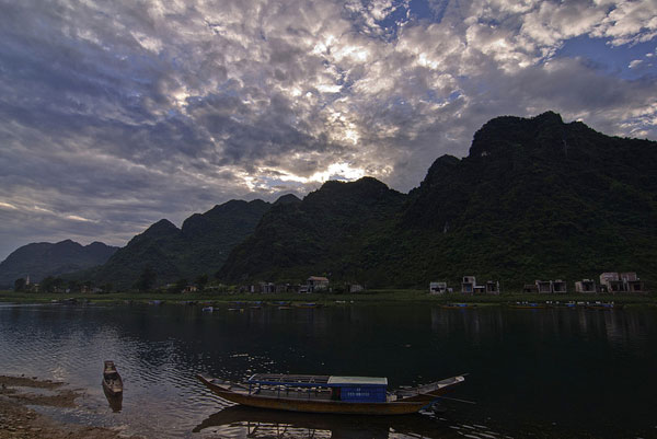 Ngày 2 (18/4): Vinh – Phong Nha – Đồng Hới (258km) 4