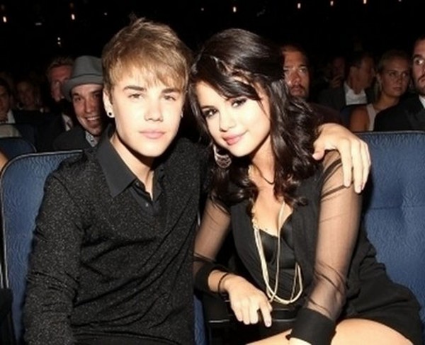 Sự xuất hiện của Selena Gomez và Justin Bieber khiến nhiều người ngạc nhiên