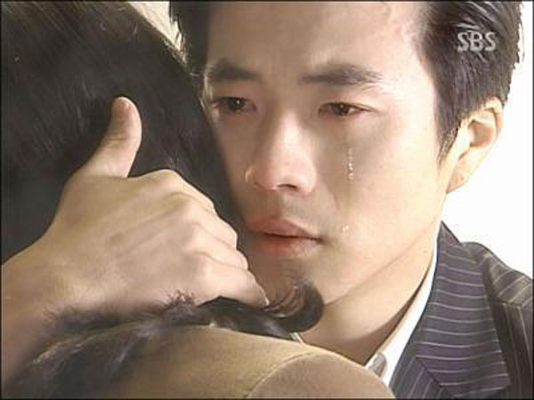 Kwon Sang Woo vẫn khóc khi xem lại Nấc thang lên thiên đường 1