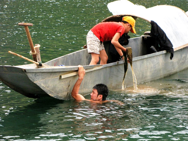 Lên thuyền thưởng ngoạn động Tiên Sơn 6