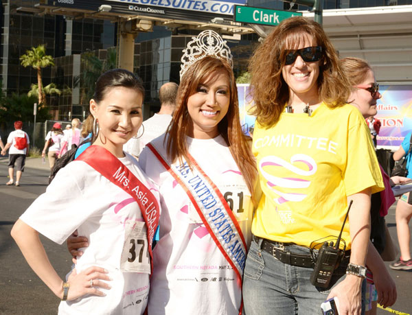 Hoa hậu quý bà Sương Đặng tham gia đi bộ cùng bà thị trưởng Las Vegas gây quỹ chống ung thư ngực 14
