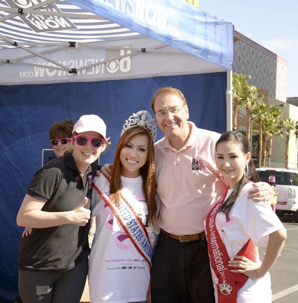 Hoa hậu quý bà Sương Đặng tham gia đi bộ cùng bà thị trưởng Las Vegas gây quỹ chống ung thư ngực 8