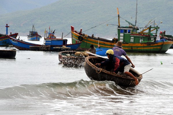 Thúng chai ra khơi