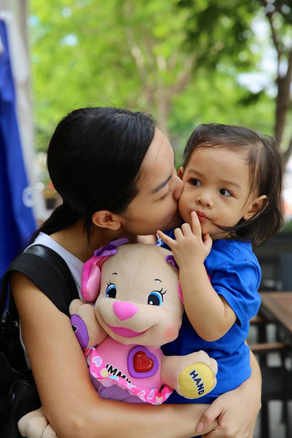 Những bà mẹ cuồng con trong showbiz Việt 1