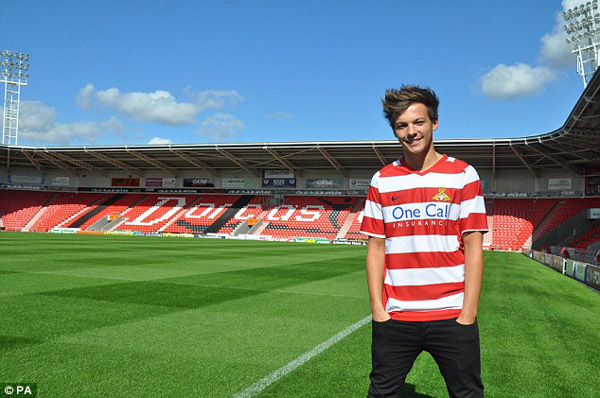 Louis Tomlinson (One Direction) tiếp quản CLB Doncaster Rovers 1