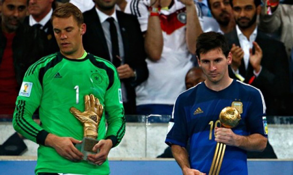 Leonel Messi được trao giải Quả bóng vàng World Cup 2014 trong đêm bế mạc - Ảnh: Getty Images