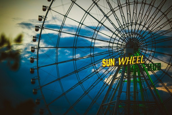 Sun Wheel huyền ảo trong hoàng hôn 8