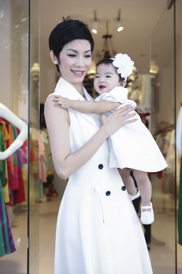 Con gái đầu lòng của siêu mẫu Xuân Lan là hình ảnh đại diện cho thương hiệu Kids by Đỗ Mạnh Cường 